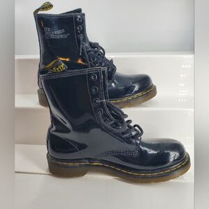 Dr. Martens 1460 Women's Boot, Size 8 Ladies - Black Patent Uk 6